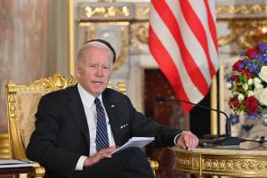 Biden cambia strategia sull'Ucraina: cosa c'è dietro alla svolta