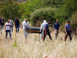 "Uccisa nel campo, con premeditazione". La verità della Procura sulla fine di Elena