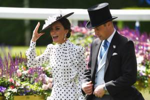 La Regina rinuncia ad Ascot: è la prima volta in 70 anni di regno 