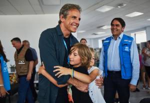 "Qui per incontrare i rifugiati di guerra". Ben Stiller in visita a Leopoli