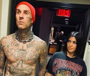 Le nozze poi il dramma. Travis Barker ricoverato, la figlia: "Pregate per lui"