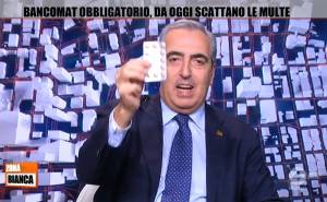 "Si chiama Berlusconina". La gag di Gasparri sulla medicina salva-Italia