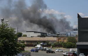 Bombardamenti a tappeto in molte regioni dell'Ucraina 