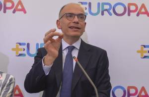 Le liste di Letta fanno infuriare il Pd. Gli amici catapultati nei fortini sicuri: la rabbia dei territori