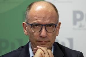 Letta si scaglia contro Meloni ma tace sulle gaffe dei suoi