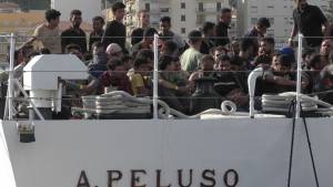 Coste di nuovo sotto pressione: centinaia di migranti in 24 ore