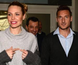 "Lui è esasperato". Totti e Ilary tornano a vivere sotto lo stesso tetto