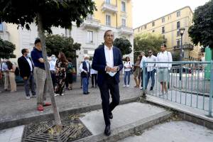 Dai cordoli ai murales, piazza Gramsci da rifare. E il Pd striglia la giunta