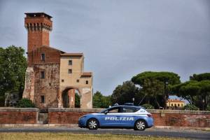 Una volante della polizia a Pisa