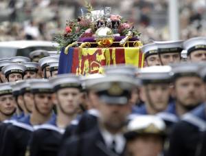 Dai maxi-schermi alla sicurezza: quanto costa il funerale della Regina e chi paga