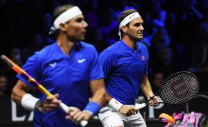 L'ultima volta di Federer (insieme a Nadal): re Roger dice addio al tennis