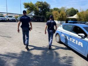 Una volante della polizia di Lucca