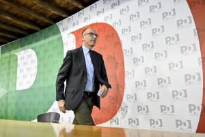 Letta si sente assediato  da chi vuole l'eutanasia Pd