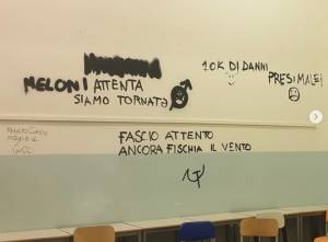 "Fasci appesi", "Sbirri morti". Gli insulti e le minacce choc a Meloni e polizia