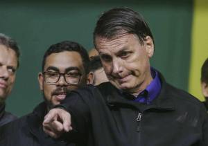 Bolsonaro vola grazie al Pil. Nei sondaggi è testa a testa