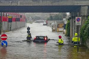 Neve e bombe d'acqua, maltempo sull'Italia