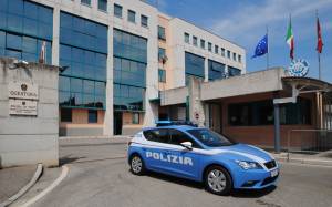 Una volante della polizia di Perugia