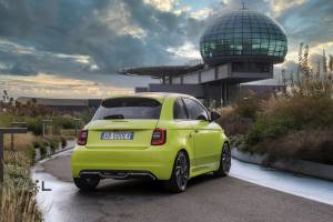 Abarth 500e, la nuova era dello Scorpione