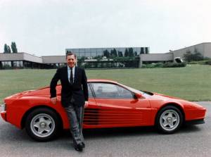 Sergio Pininfarina con la Ferrari Testarossa