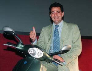 Giovanni Alberto Agnelli alla presentazione della Vespa ET4