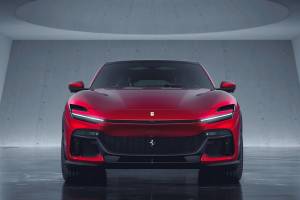 Rosso, il colore dell’anno: da Ferrari a Mazda, 50 sfumature di heritage e passione 