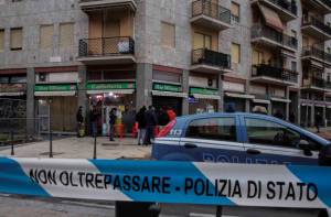 Cinese ucciso a colpi di pistola nel suo bar