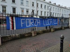 "Forza Luca": il commovente striscione per Vialli