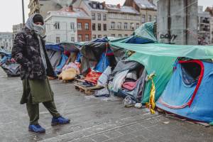 Bruxelles invasa dai migranti: così è andata in tilt l'accoglienza