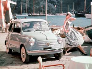 Fiat 600, gli italiani hanno finalmente le ruote ai piedi