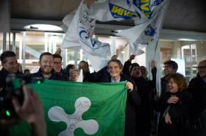 Fontana linciato per il Covid trionfa nelle zone flagellate