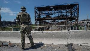 La città-trofeo sottratta al battaglione Azov: l'inferno di Mariupol