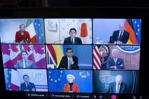 "Nessuno aiuti Mosca": l'altolà del G7 e la verità dietro ai negoziati