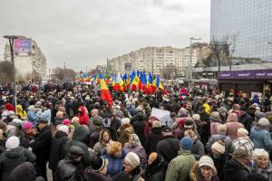Moldavia a un bivio: la piazza filorussa assalta il governo. Mosca vuole il golpe