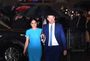 “Hanno ricevuto una mail”, Harry e Meghan invitati all’incoronazione