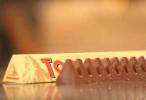 Toblerone verso l'addio al logo con il monte Cervino