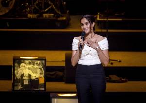 "Sono solo stupidaggini". Chris Rock asfalta Meghan Markle