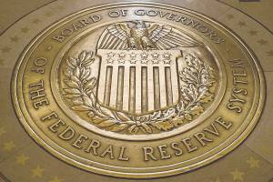 Fed: tassi invariati, nel 2024 un taglio sui tre previsti