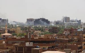 Sudan, militari nel laboratorio dell'Oms: "Alto richio biologico"