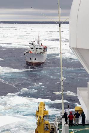 In azione le navi spia russe: scattano i sabotaggi contro la Nato