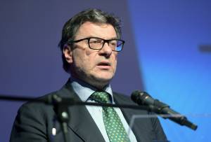 “Non si potrà fare tutto”. Giorgetti traccia la linea di priorità sulla manovra