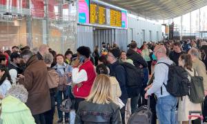 Treno deragliato a Firenze: disagi anche nelle stazioni di Milano, Roma e Napoli