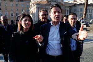 "Ti presenti a quest'ora?". La gaffe di Conte in Campidoglio