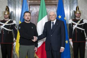 Zelensky al Colle. Mattarella: "Noi pienamente al vostro fianco"