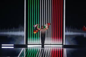 Lo spot Lgbt di Mengoni all'Eurovision: entra in gara con due bandiere