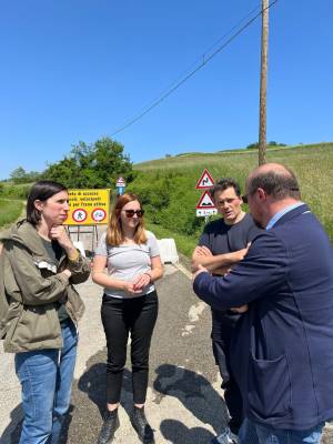 "Assenza sconcertante". Schlein riappare in Romagna dopo giorni di silenzio