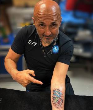 Spalletti si tatua lo scudetto: il suo grande legame con la città di Napoli
