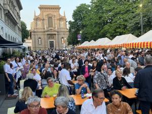 10mila a mangiare la piadina per la Romagna Raccolti oltre 100mila euro, sindaco dona 10% di uno stipendio 