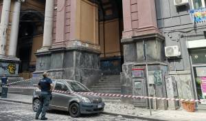 Napoli, crolla un cornicione della Galleria Umberto I