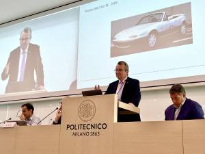 Mazda e l'importanza degli e-fuels: il dibattito al Politecnico di Milano