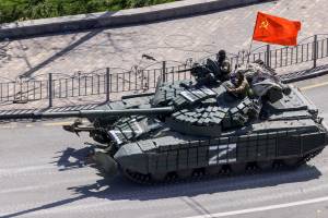 Tank senza pezzi o difettosi: perché Mosca ricompra le sue armi